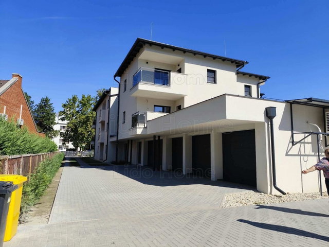 Eladó téglalakás, Zamárdiban 98 M Ft, 2 szobás