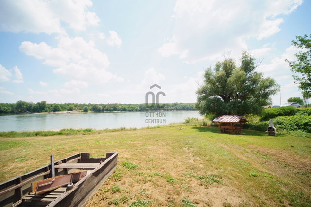 Eladó családi ház, Ercsiben 69.9 M Ft, 4 szobás