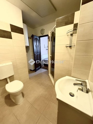Kiadó téglalakás, albérlet, Pécsett 210 E Ft / hó, 3 szobás
