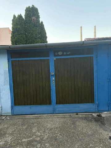 Eladó garázs, Szegeden, Bihari utcában 9 M Ft