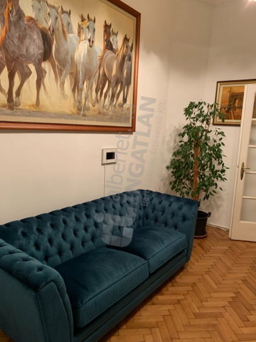 Kiadó téglalakás, albérlet, VI. kerületben, Nagymező utcában