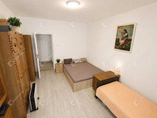 Eladó téglalakás, Pétfürdőn 34.9 M Ft, 2 szobás