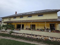Eladó családi ház, Balatonbogláron 129.9 M Ft, 11 szobás