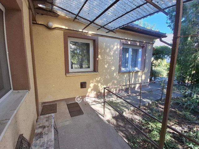 Eladó családi ház, Pusztaszabolcson 45.9 M Ft, 2 szobás
