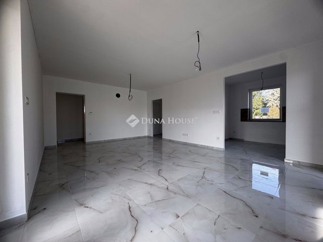 Eladó családi ház, Dunaszegen 89.9 M Ft, 4 szobás