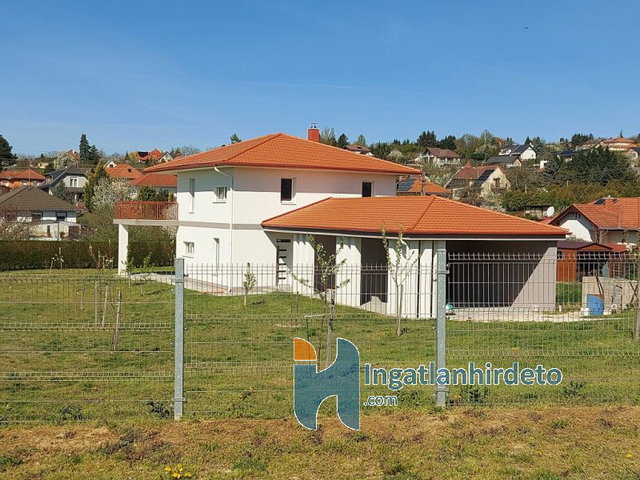 Eladó családi ház, Cserszegtomajon 165 M Ft, 4 szobás