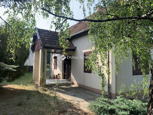 Eladó családi ház, Szolnokon 49.9 M Ft, 3 szobás