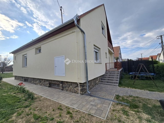 Eladó családi ház, Kozármislenyen 124.9 M Ft, 5 szobás