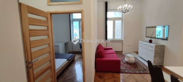 Eladó téglalakás, Budapesten, VIII. kerületben 99 M Ft, 4 szobás