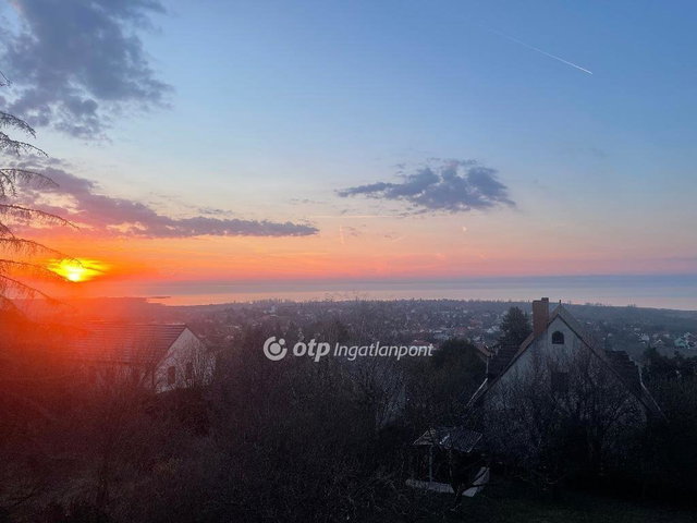 Eladó nyaraló, Csopakon 249 M Ft, 3 szobás / költözzbe.hu