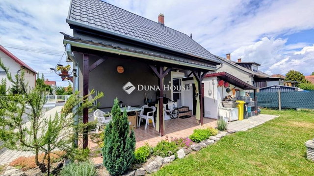 Eladó családi ház, Balatonkeresztúron 97 M Ft, 4 szobás