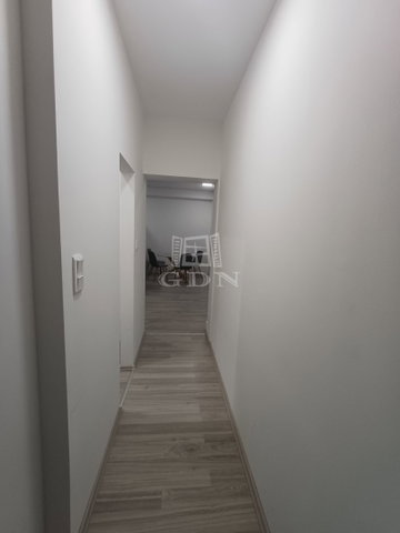 Eladó téglalakás, Baján 35 M Ft, 1 szobás