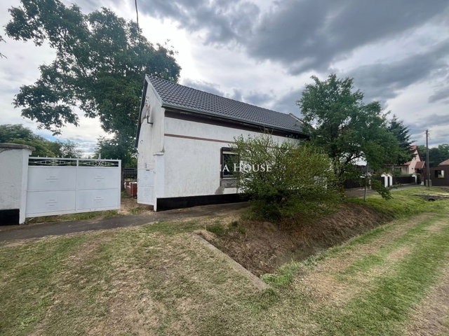 Eladó családi ház, Egyházashetyén 37.3 M Ft, 2 szobás