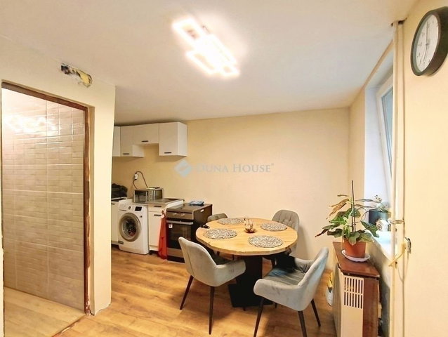 Eladó családi ház, Budapesten, XVIII. kerületben 79.9 M Ft