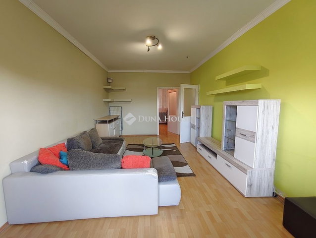 Eladó téglalakás, Szombathelyen 38 M Ft, 2 szobás
