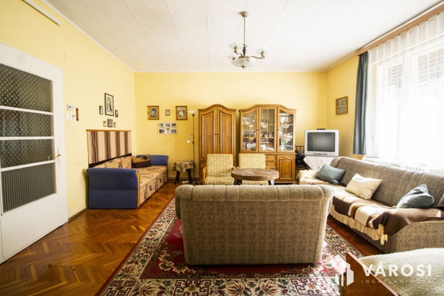 Eladó családi ház, Orosházán 29.9 M Ft, 2 szobás