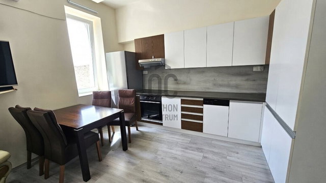 Eladó téglalakás, Budapesten, XIV. kerületben 99 M Ft, 4 szobás