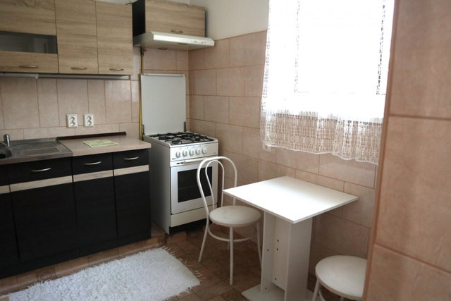 Kiadó téglalakás, albérlet, Szegeden 150 E Ft / hó, 1+1 szobás