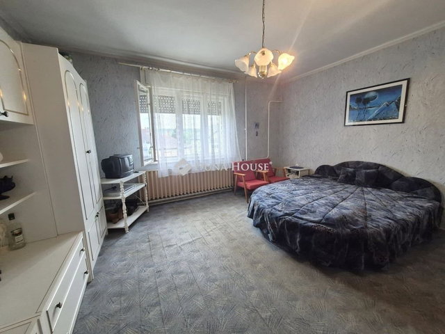 Eladó családi ház, Bakon 37.9 M Ft, 7 szobás