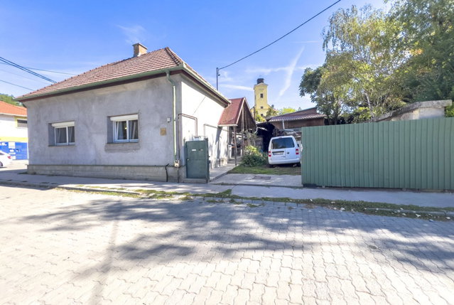 Eladó családi ház, Biatorbágyon, Fő utcában 86 M Ft