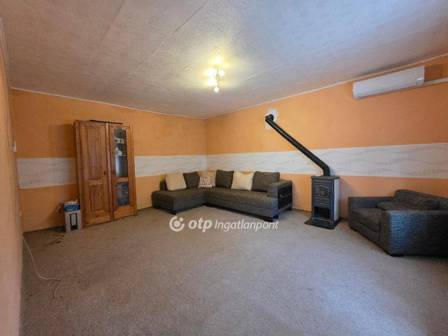 Eladó családi ház, Csöngén 18.9 M Ft, 3 szobás
