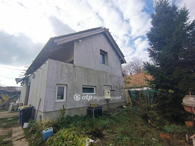 Eladó családi ház, Pándon 74 M Ft, 4 szobás