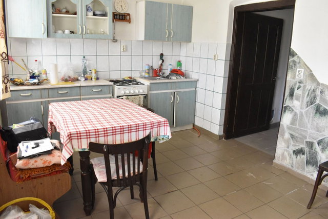 Eladó családi ház, Debrecenben 31 M Ft, 2 szobás