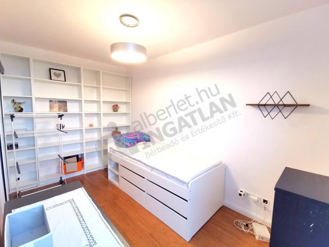 Eladó téglalakás, Budapesten, I. kerületben, Toldy Ferenc utcában