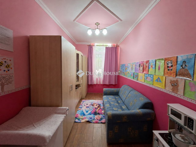 Eladó családi ház, Makón 84.5 M Ft, 7 szobás
