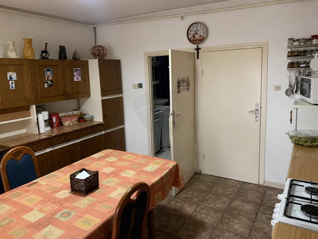 Eladó családi ház, Kunbaján 9.999 M Ft, 4 szobás
