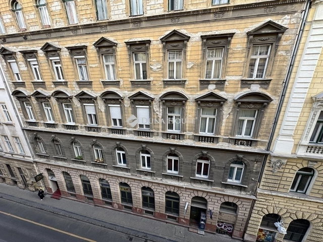 Eladó téglalakás, Budapesten, VII. kerületben 135 M Ft, 4 szobás