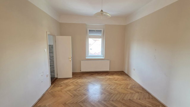 Kiadó téglalakás, albérlet, Pécsett 295 E Ft / hó, 4+1 szobás