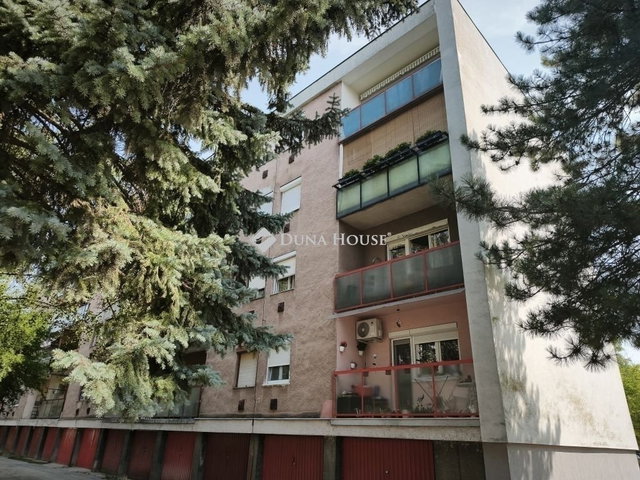 Eladó téglalakás, Szombathelyen 37.9 M Ft, 3 szobás