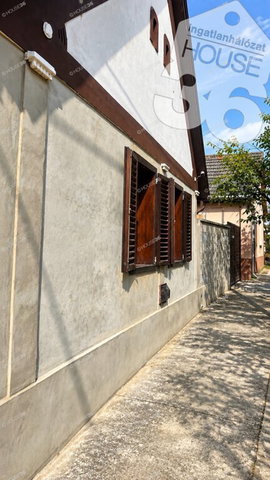 Eladó családi ház, Tolnán 22.9 M Ft, 2 szobás