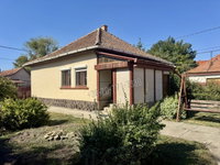 Eladó családi ház, Jászapátiban 12 M Ft, 2 szobás