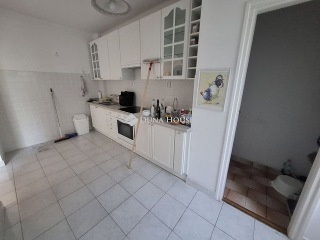 Eladó téglalakás, Kiskunfélegyházán 65 M Ft, 4 szobás