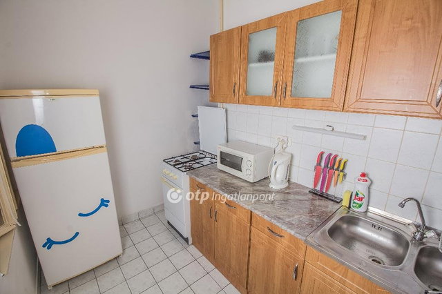 Eladó téglalakás, Budapesten, V. kerületben 72 M Ft, 1 szobás
