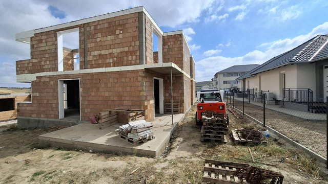 Eladó téglalakás, Mendén 85 M Ft, 1+2 szobás