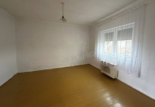 Eladó családi ház, Szatymazon 34.9 M Ft, 2 szobás