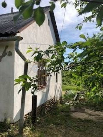Eladó nyaraló, Pécsett, Lejtő dűlőn 3.5 M Ft, 1 szobás