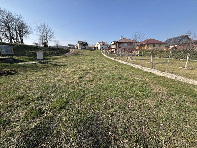 Eladó telek, Tarjánon 14.5 M Ft / költözzbe.hu