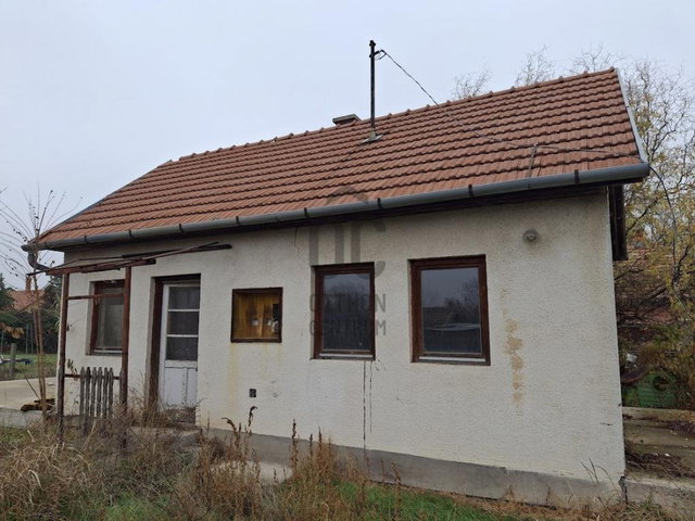 Eladó családi ház, Törtelen 10 M Ft, 2 szobás