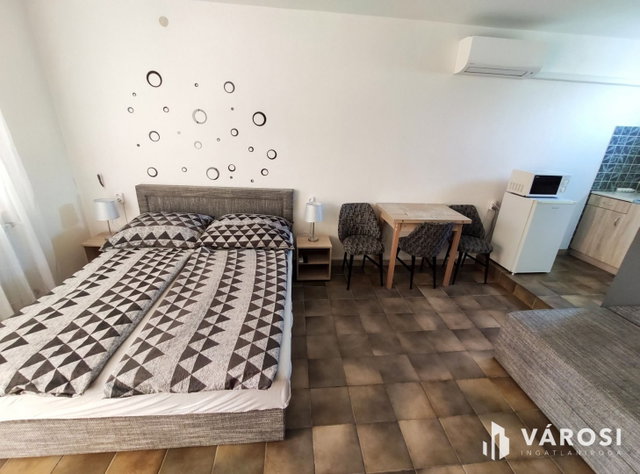 Eladó családi ház, Siófokon 350 M Ft, 15 szobás