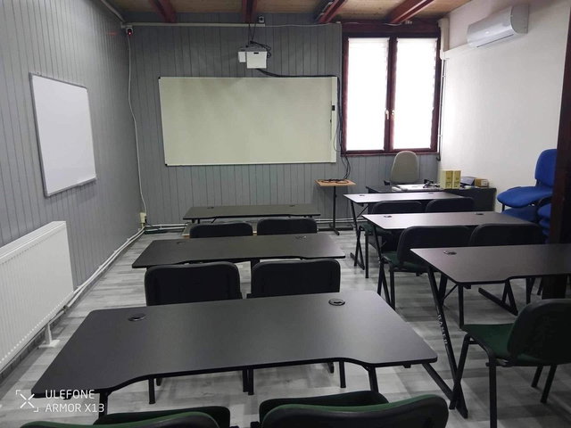 Kiadó üzlethelyiség, Tiszaújvárosban, Szederkényi úton
