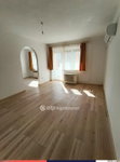 Eladó téglalakás, Nagyatádon 31.9 M Ft, 3 szobás
