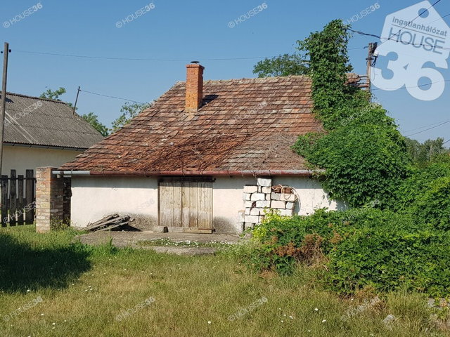 Eladó családi ház, Tiszaugon 7.9 M Ft, 1 szobás