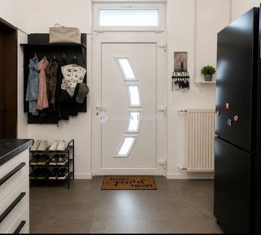 Eladó téglalakás, Budaörsön 75 M Ft, 3 szobás