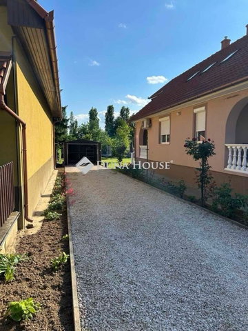 Eladó családi ház, Siklóson, Illyés Gyula utcában 85 M Ft