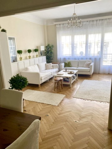 Eladó téglalakás, Budapesten, V. kerületben 139.9 M Ft, 3 szobás