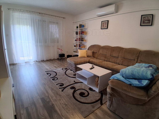 Eladó téglalakás, Dombóváron 42 M Ft, 1+2 szobás